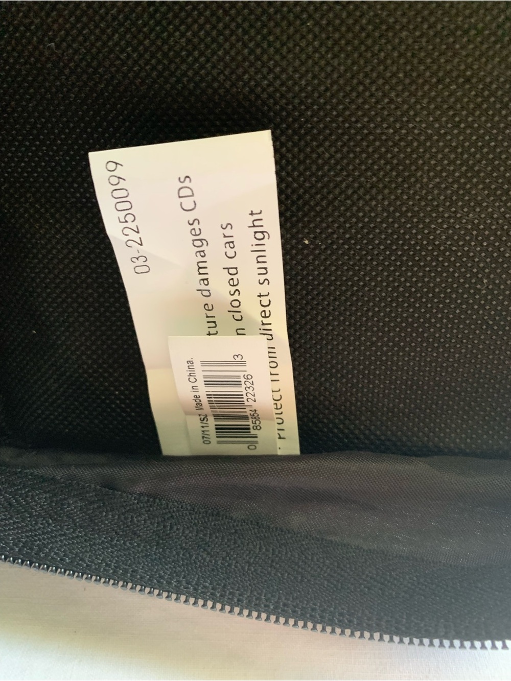Black Case Logic 128 CD Case - Picture 5 of 6